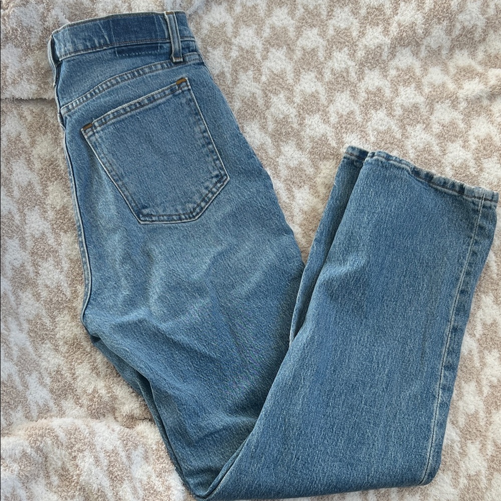 A&F Ultra High Rise Straight Jean - Picture 5 of 5